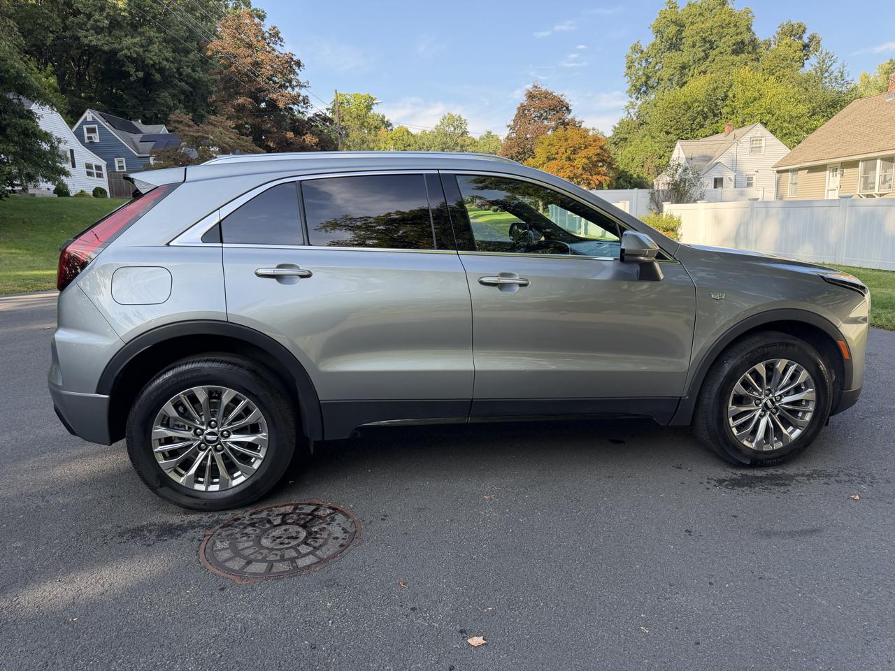 Cadillac XT4 Premium Luxury AWD 2024