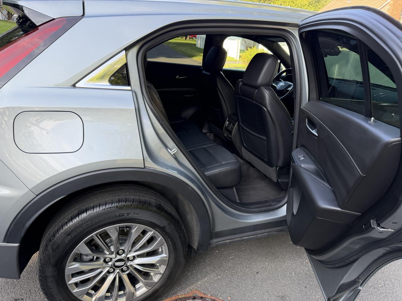 Cadillac XT4 Premium Luxury AWD 2024