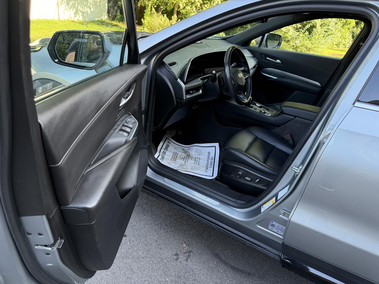Cadillac XT4 Premium Luxury AWD 2024