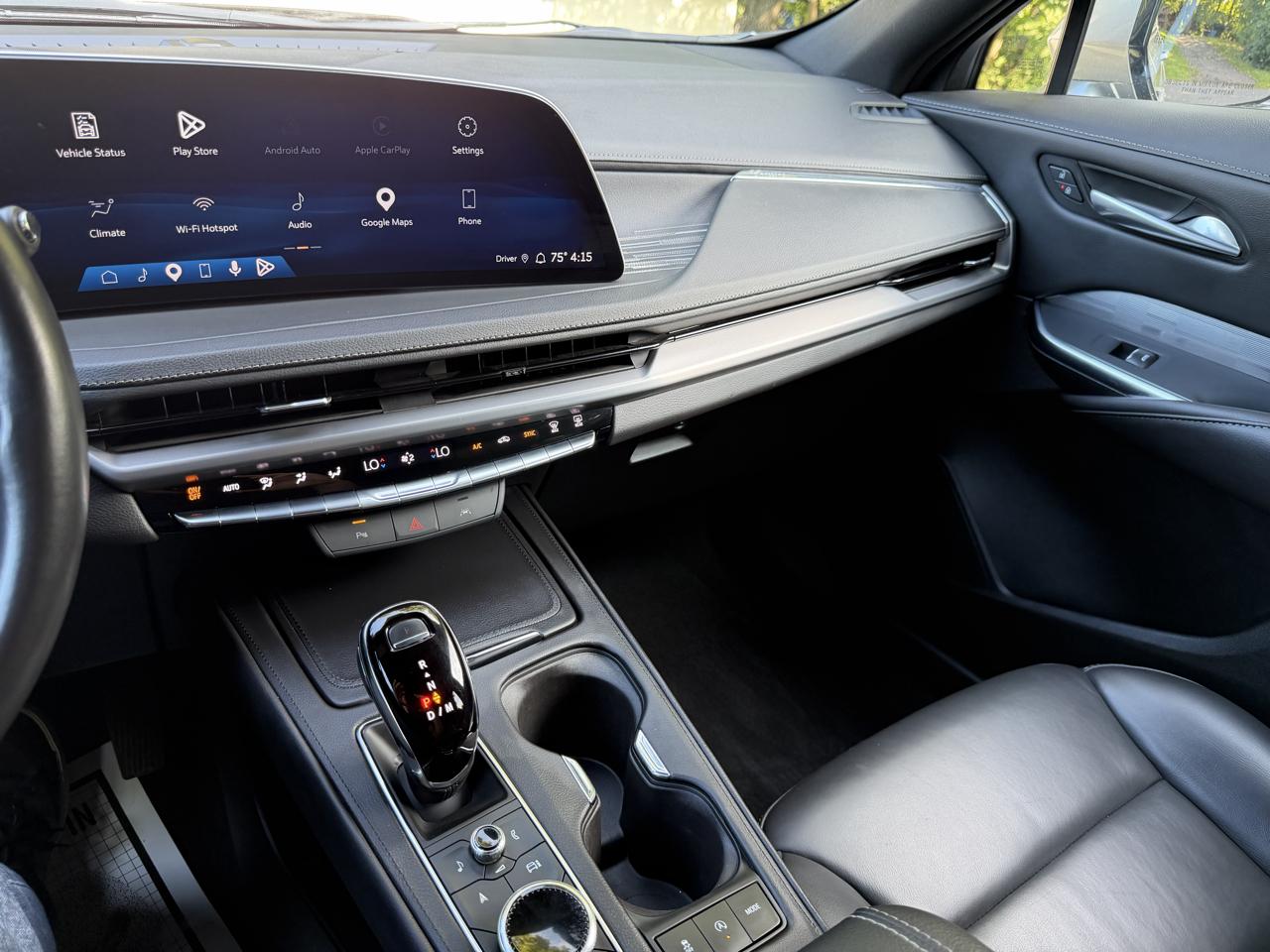 Cadillac XT4 Premium Luxury AWD 2024