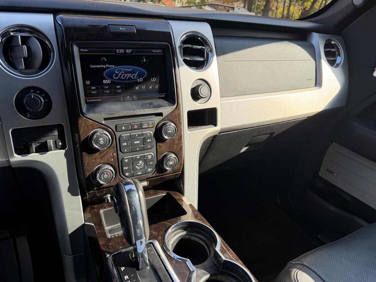 Ford F-150 4WD SuperCrew 145" Platinum 2014