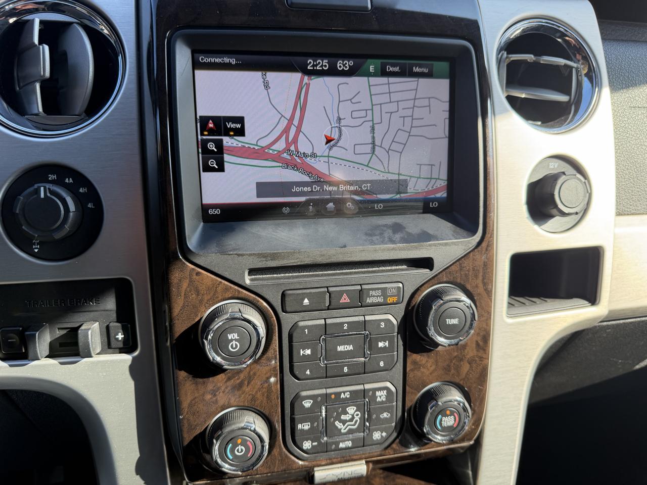 Ford F-150 4WD SuperCrew 145" Platinum 2014