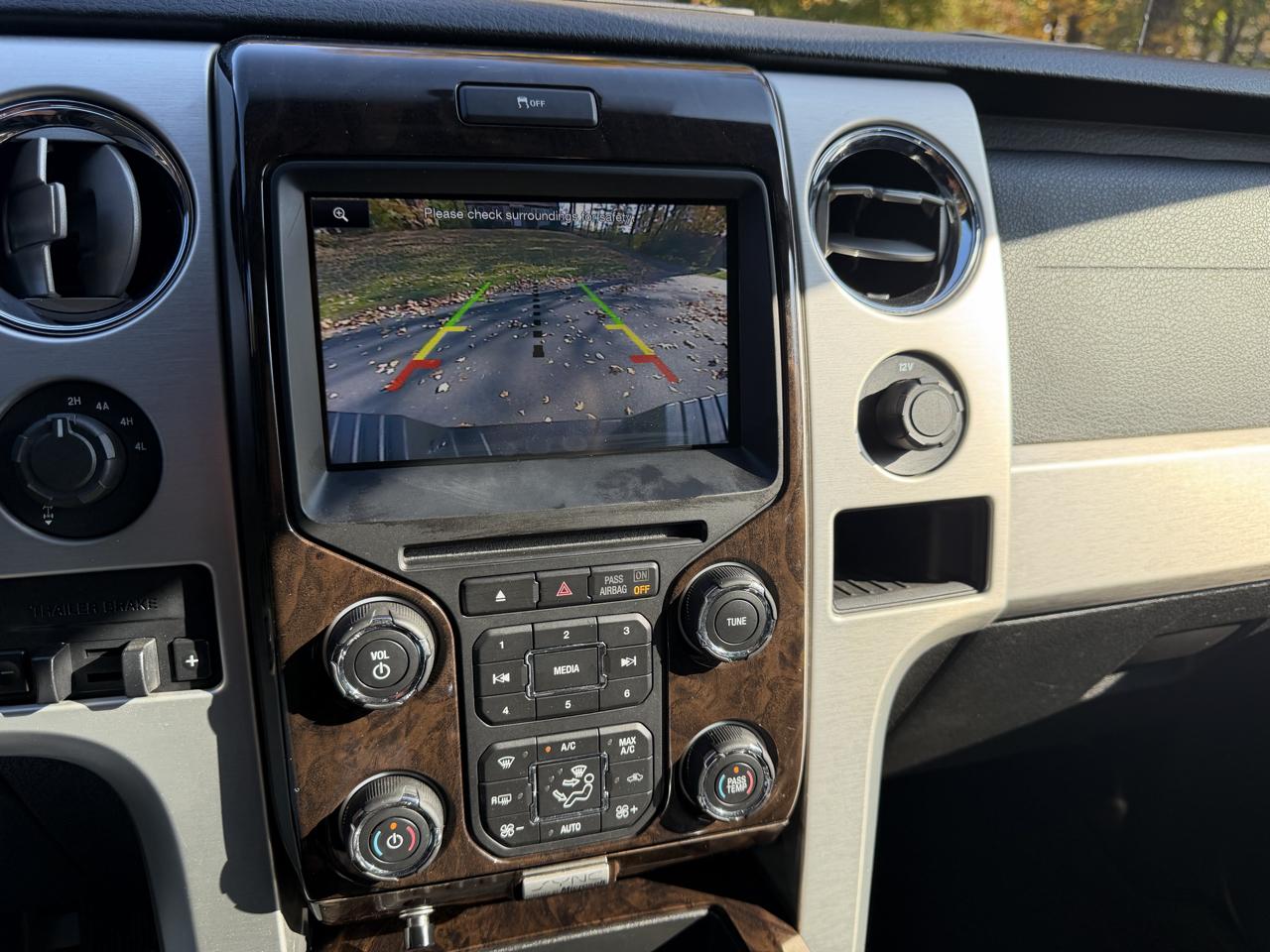Ford F-150 4WD SuperCrew 145" Platinum 2014