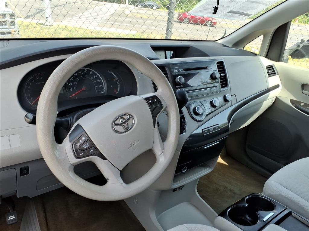 Toyota Sienna  2011