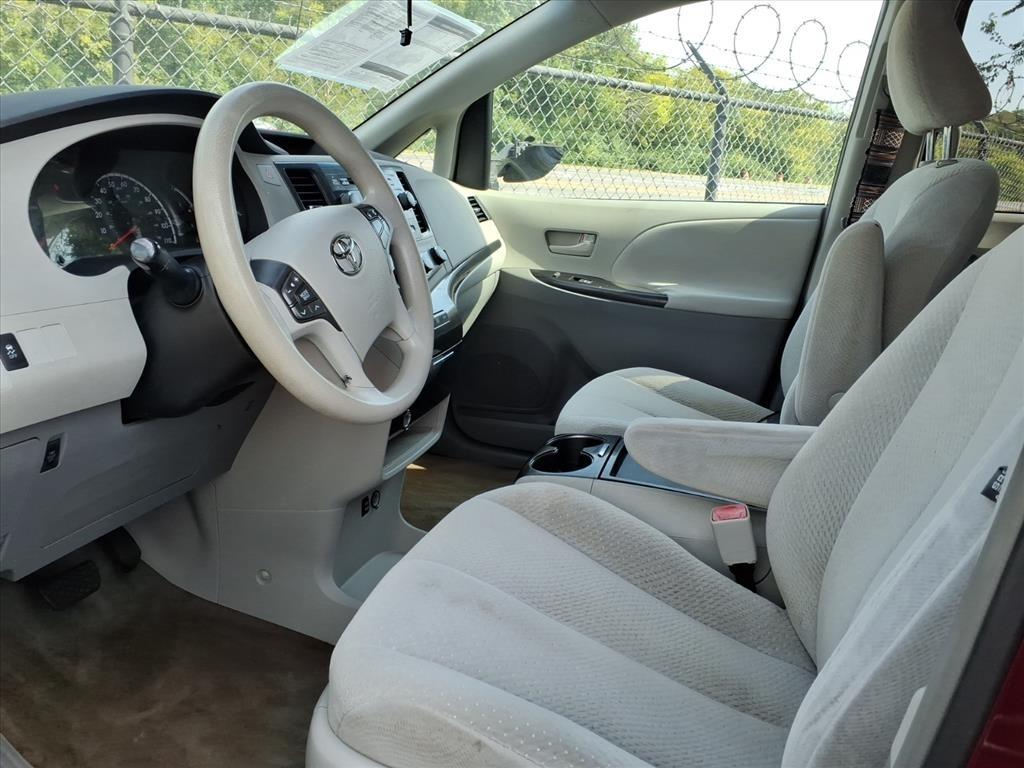Toyota Sienna  2011
