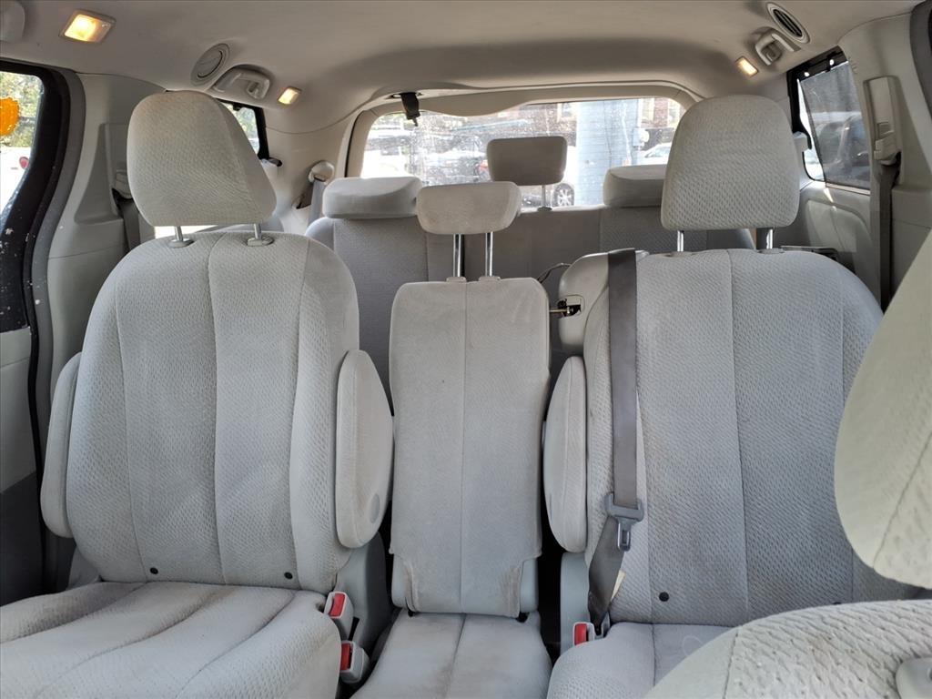 Toyota Sienna  2011