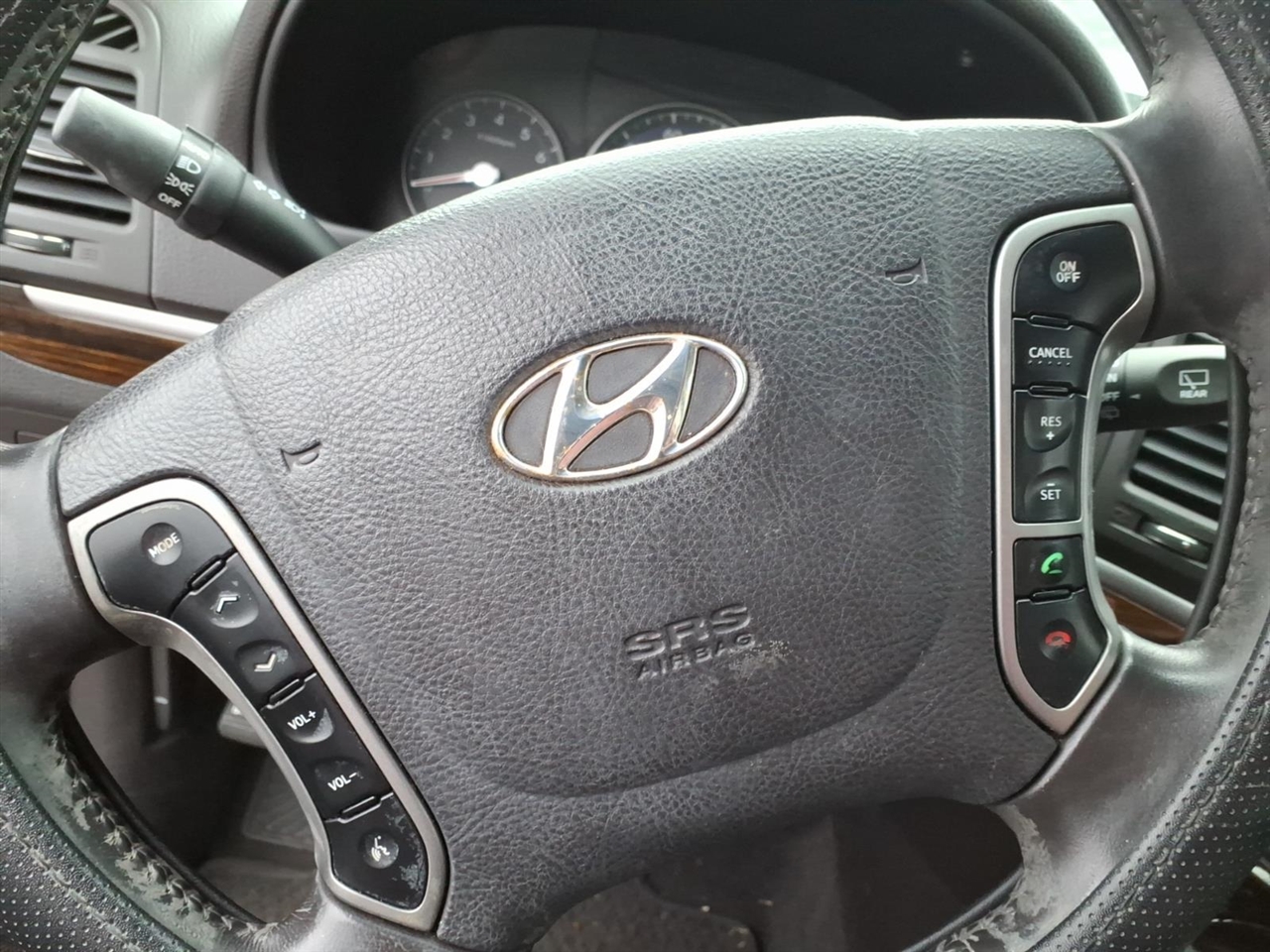 Hyundai Santa Fe  2011