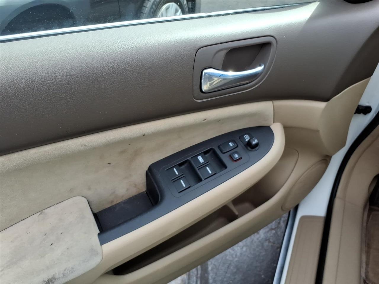 Honda Accord Sdn  2004