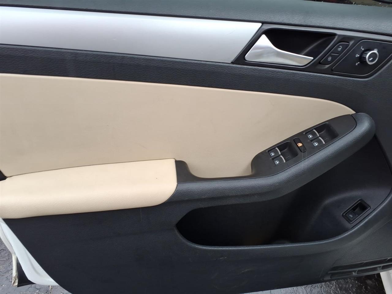 Volkswagen Jetta Sedan  2014