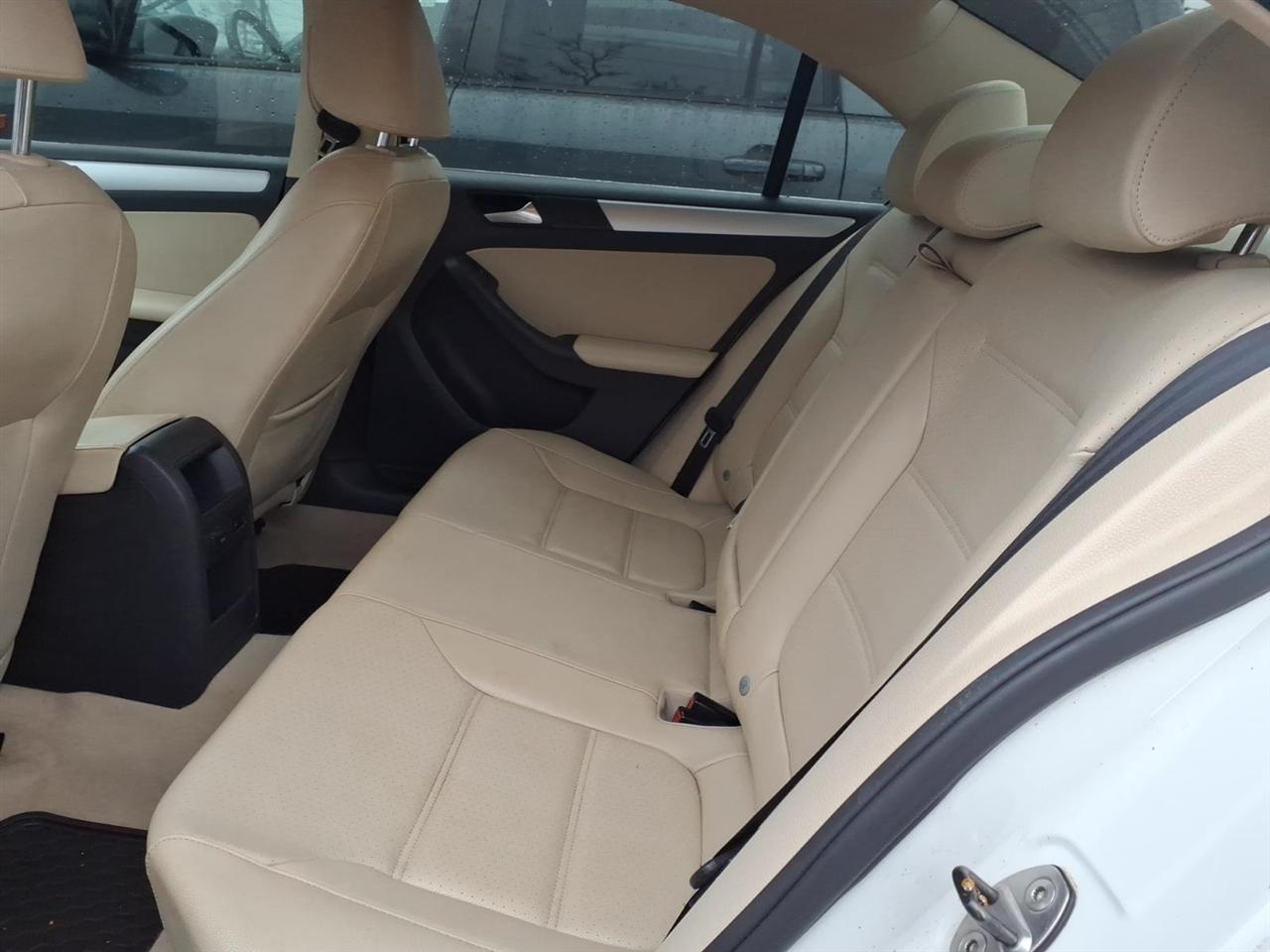 Volkswagen Jetta Sedan  2014