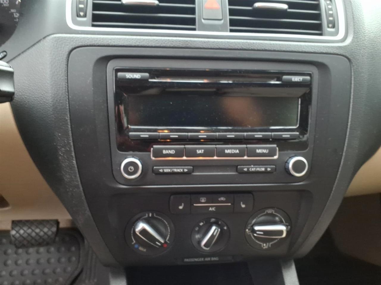 Volkswagen Jetta Sedan  2014