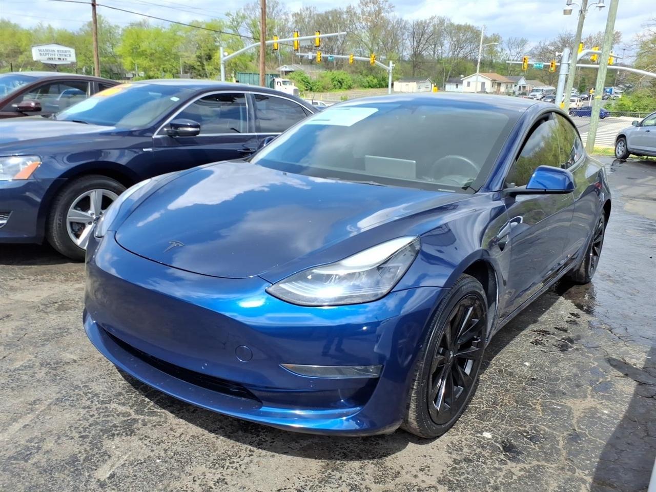 Tesla Model 3  2022