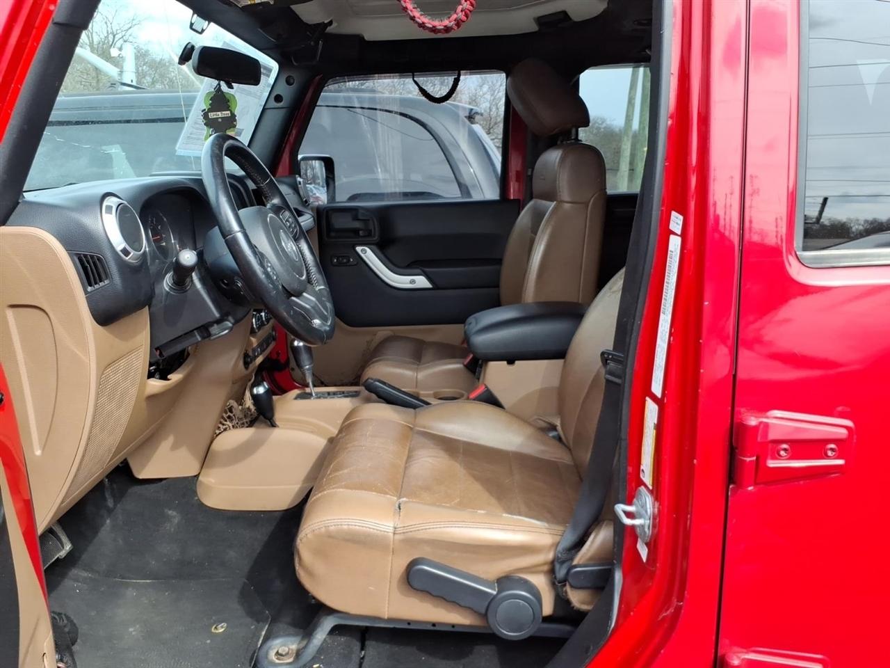 Jeep Wrangler Unlimited  2011