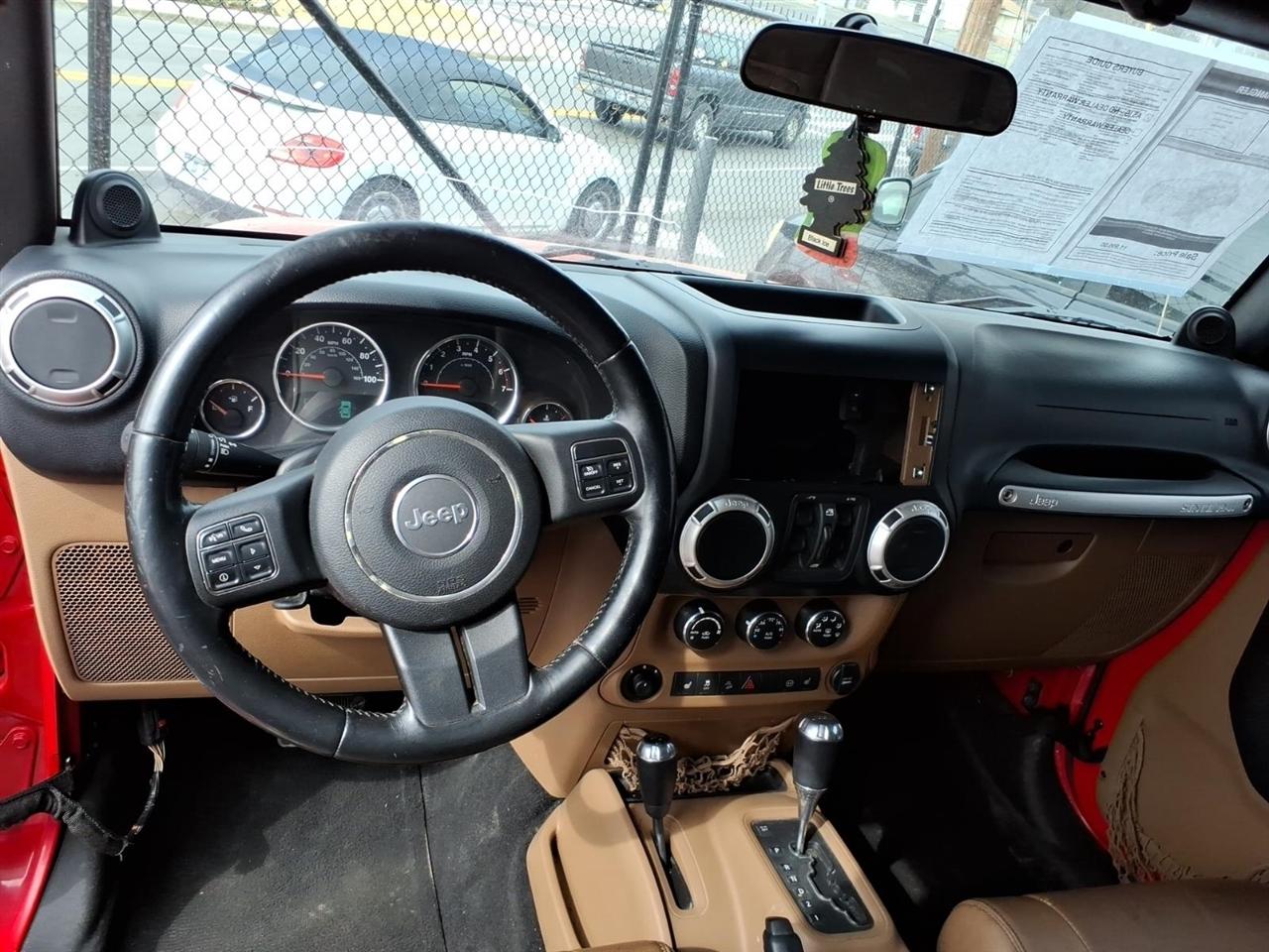 Jeep Wrangler Unlimited  2011