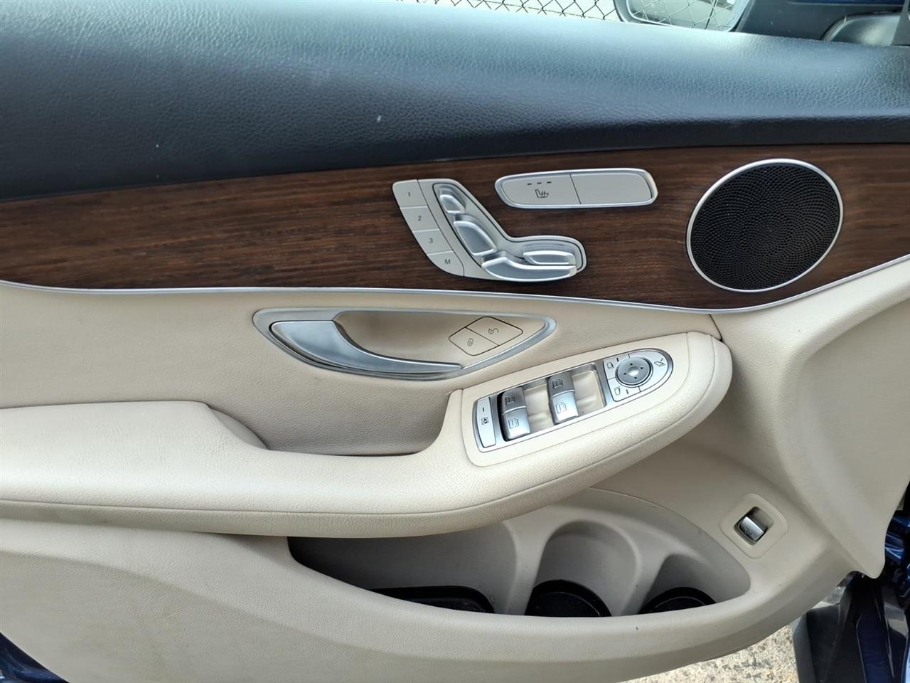 Mercedes-Benz GLC  2022