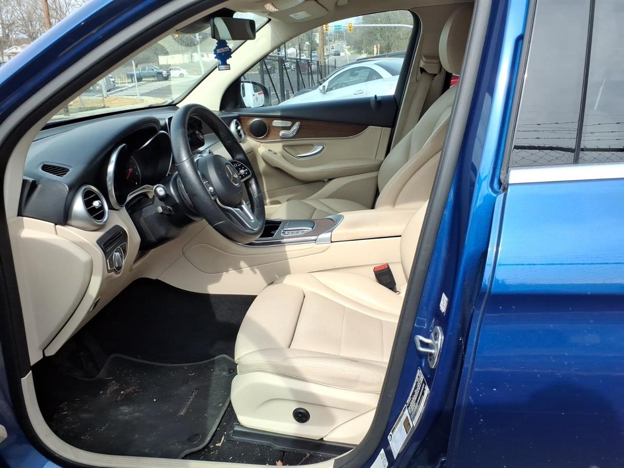 Mercedes-Benz GLC  2022