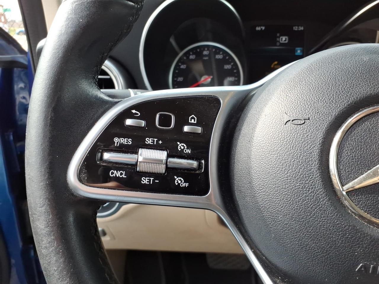 Mercedes-Benz GLC  2022