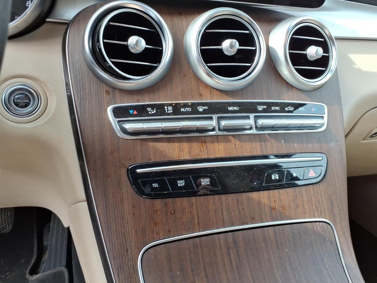 Mercedes-Benz GLC  2022