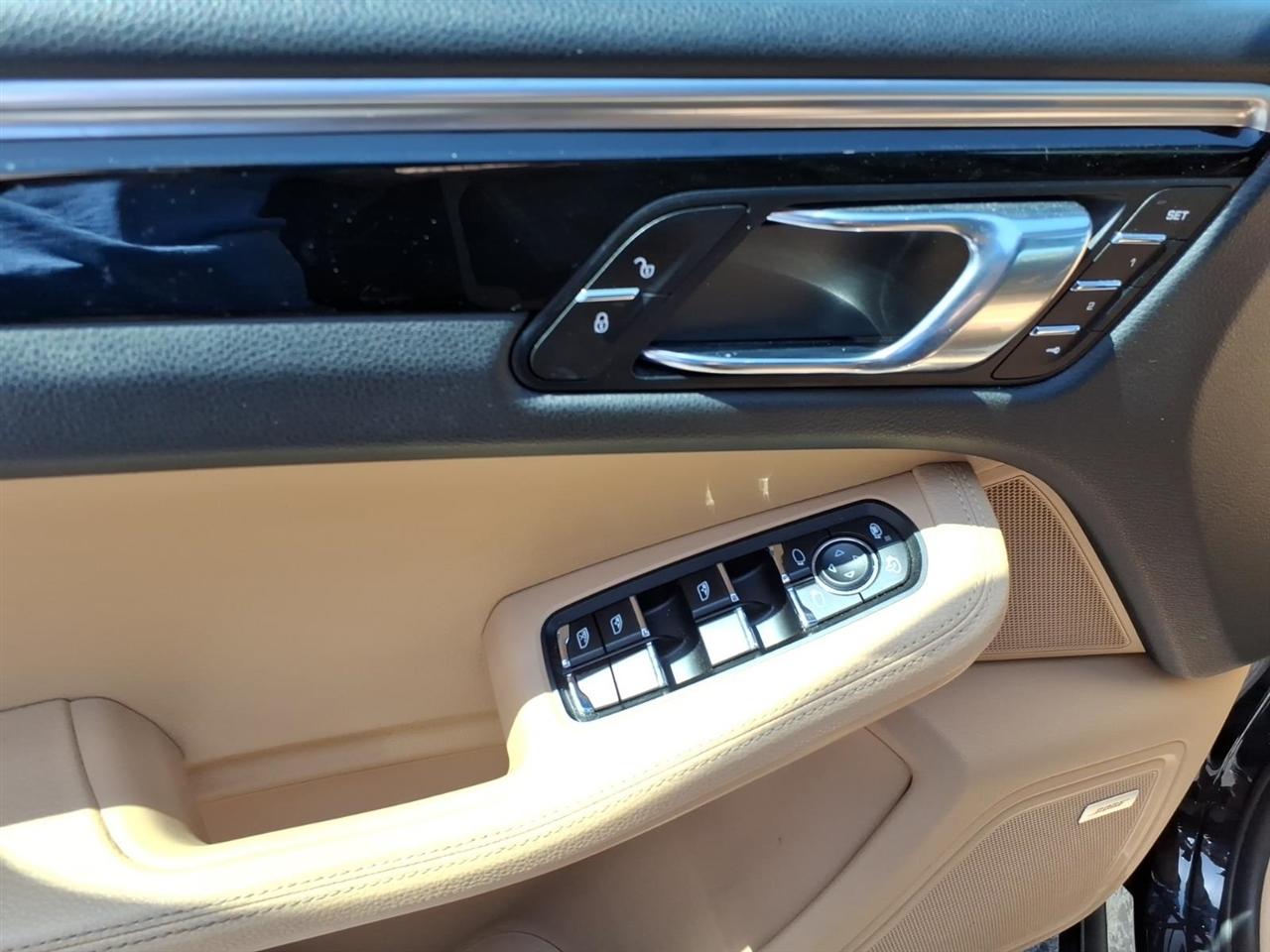Porsche Macan  2018