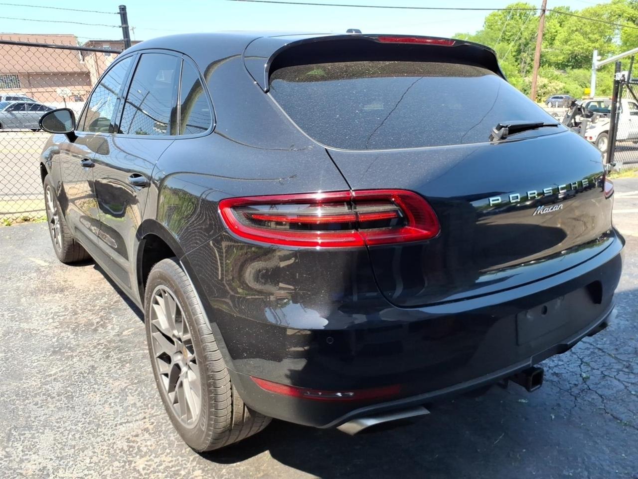 Porsche Macan  2018