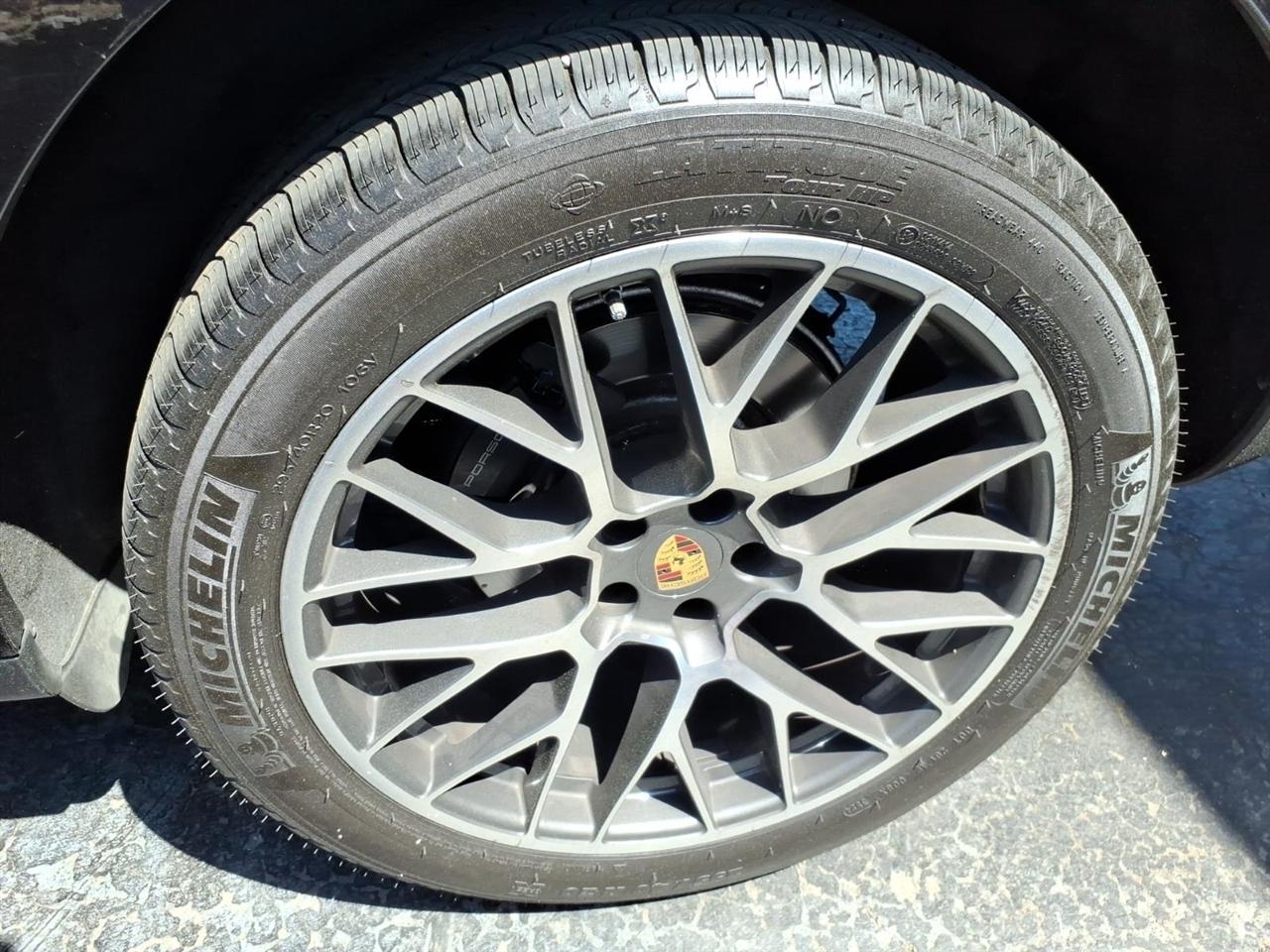 Porsche Macan  2018