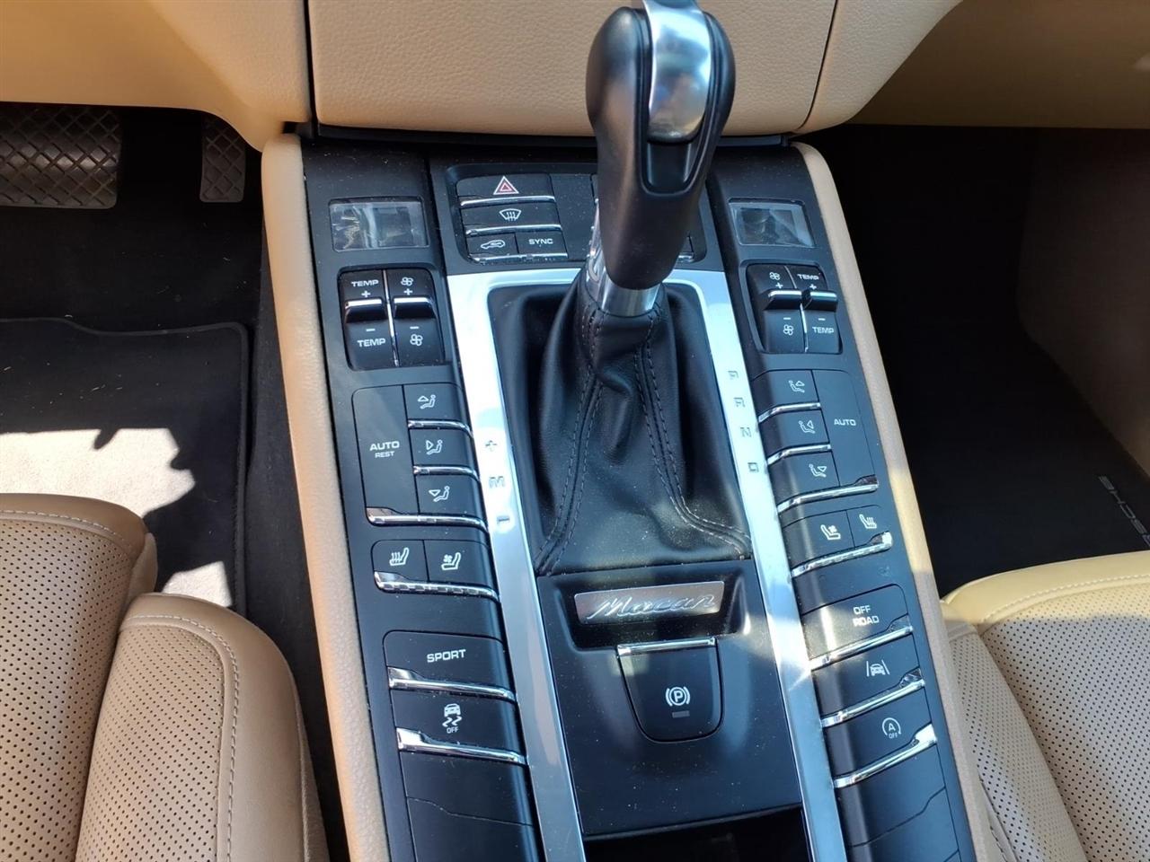 Porsche Macan  2018