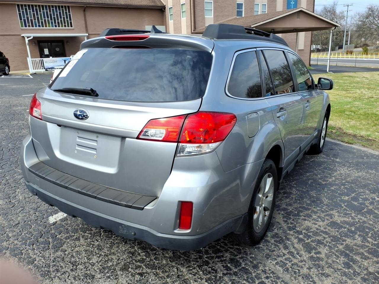 Subaru Outback  2011