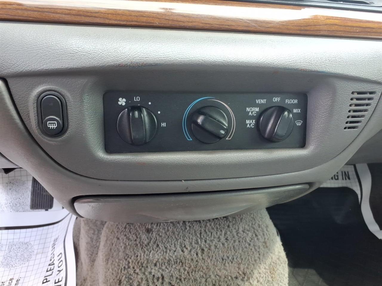 Ford Crown Victoria  2001