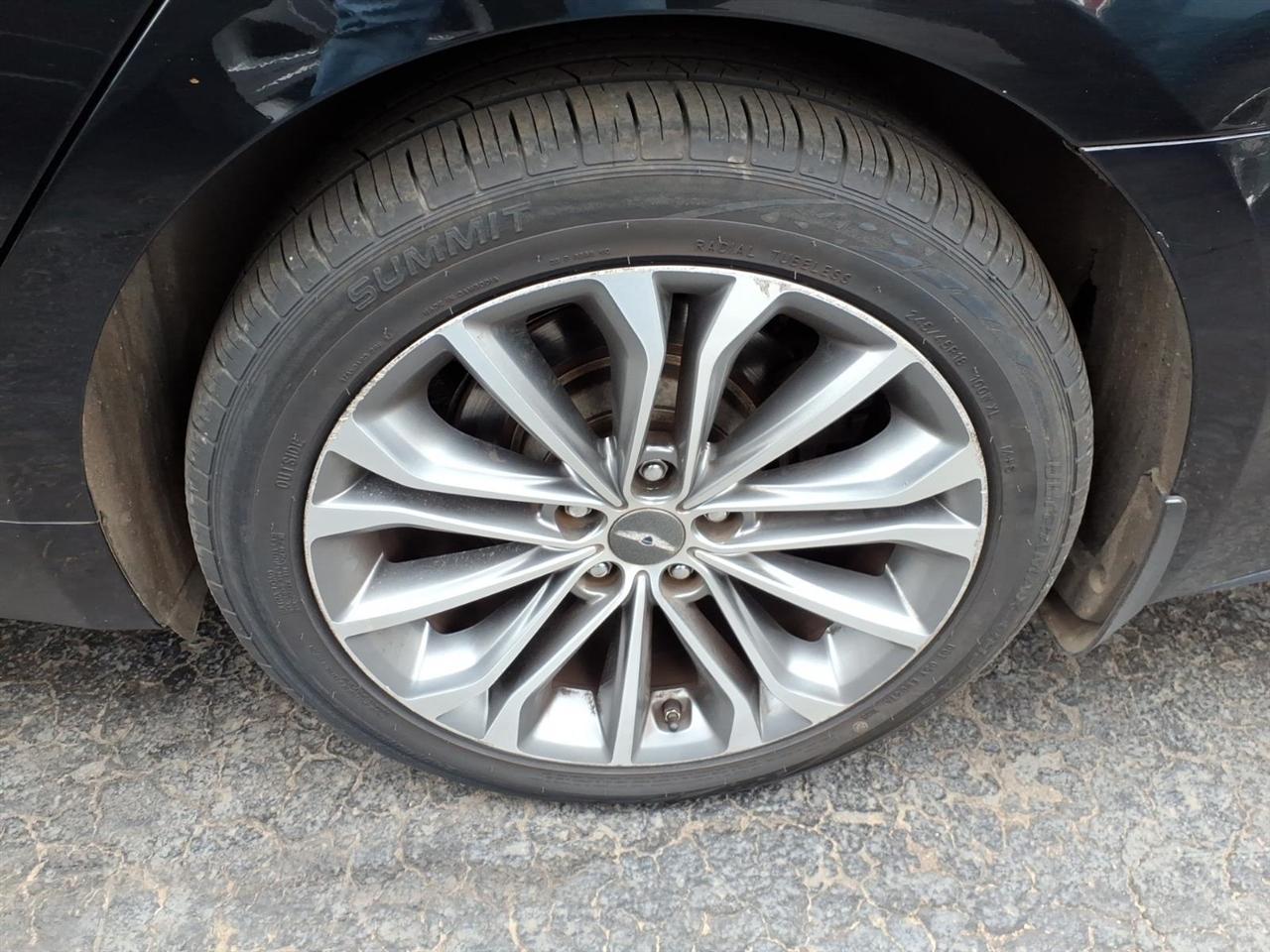 Hyundai Genesis  2016