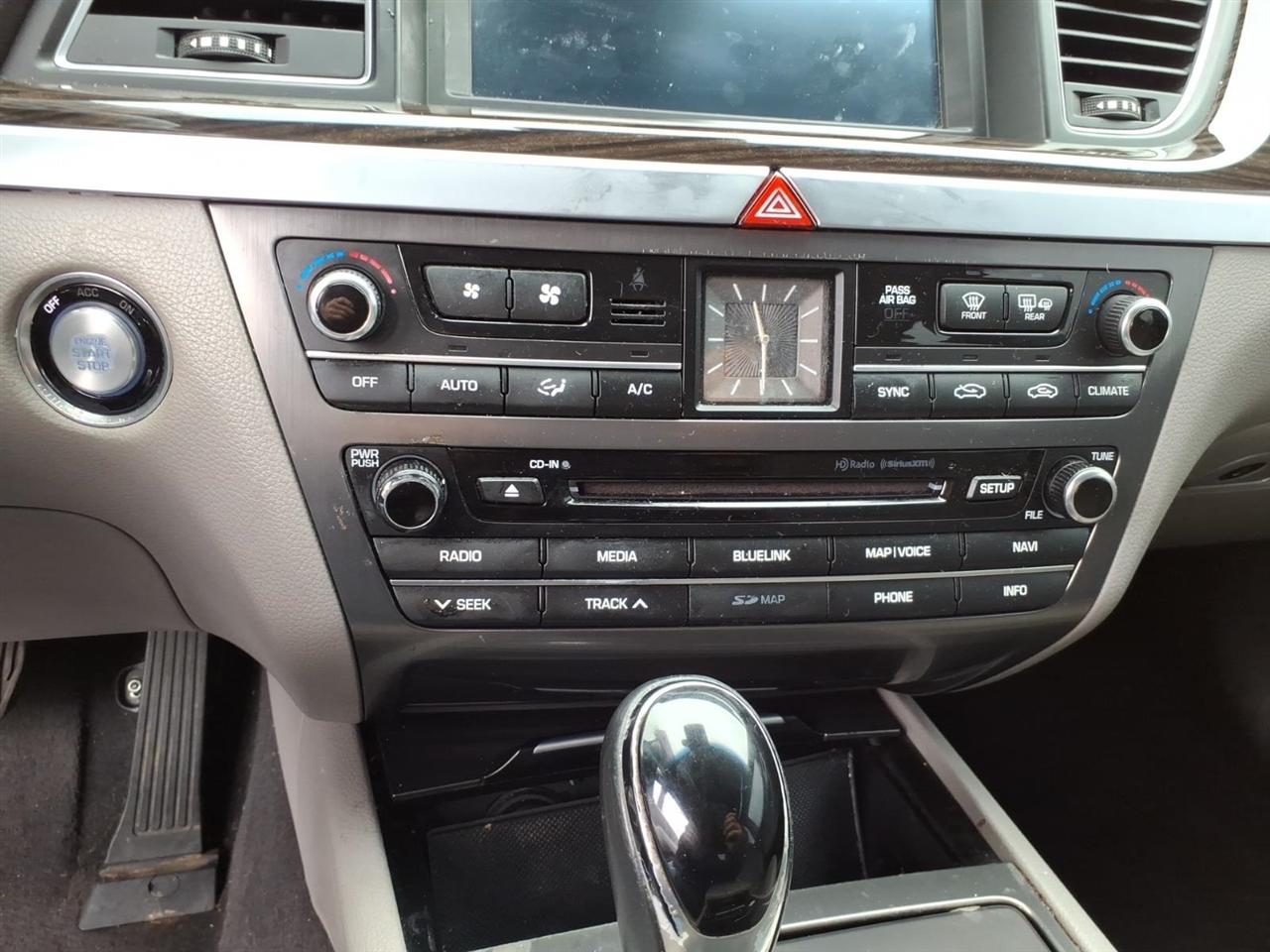 Hyundai Genesis  2016