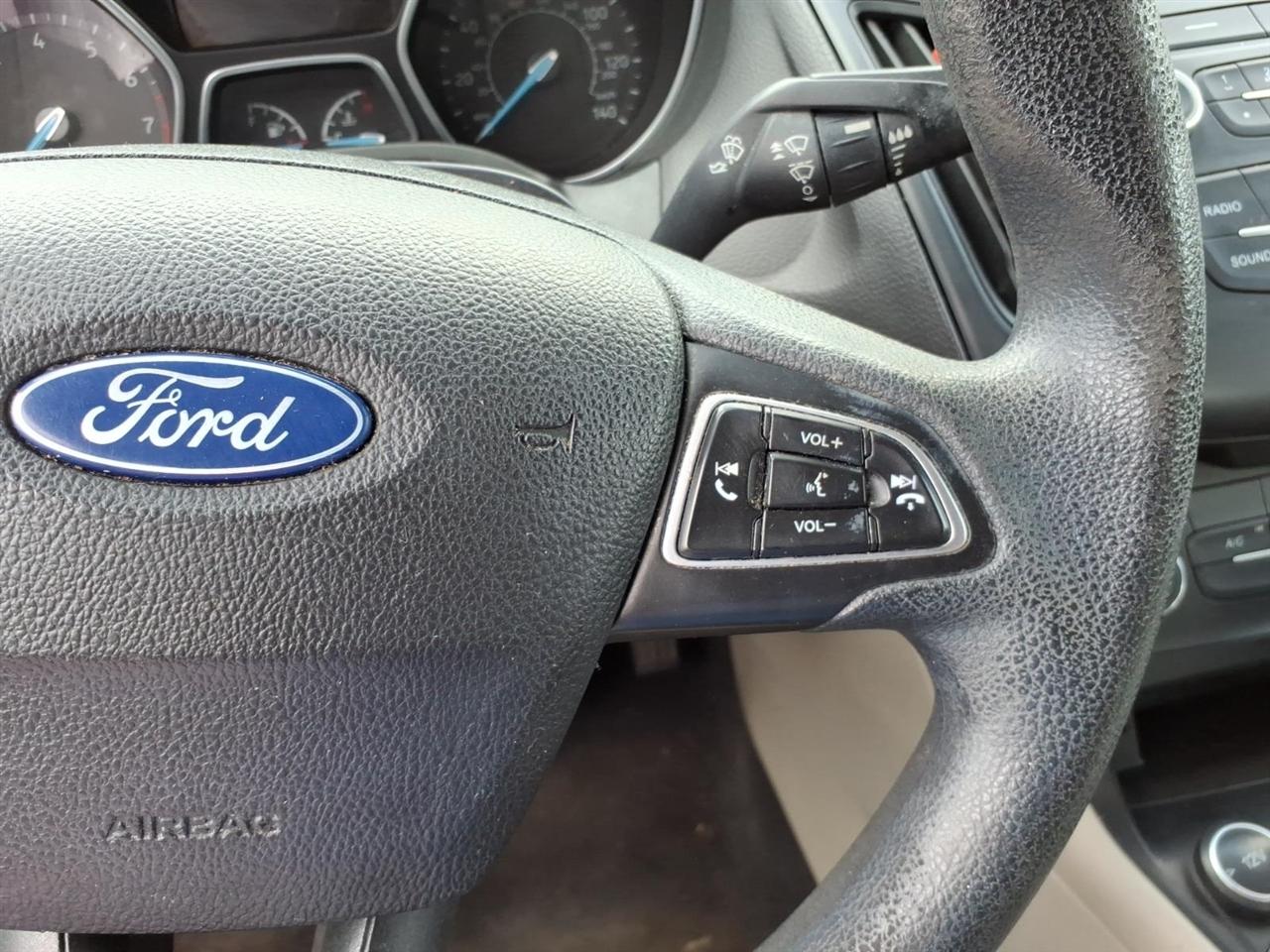 Ford Focus  2015