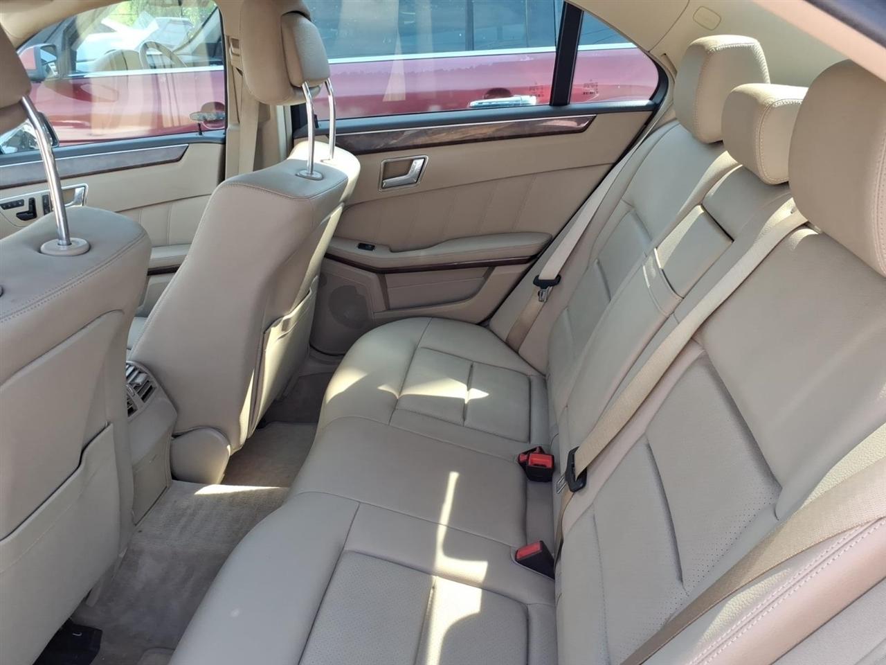 Mercedes-Benz E-Class  2010