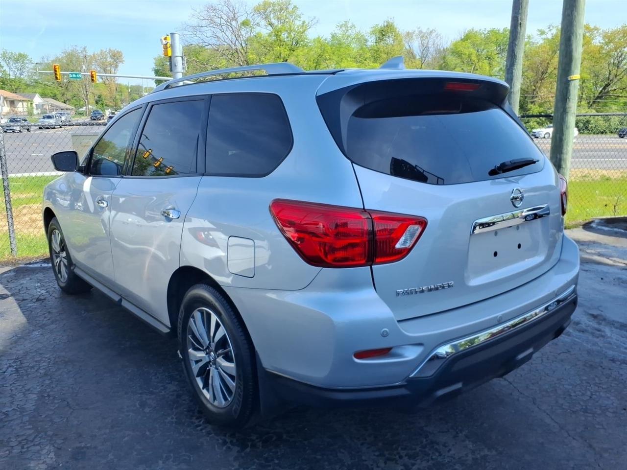 Nissan Pathfinder  2019