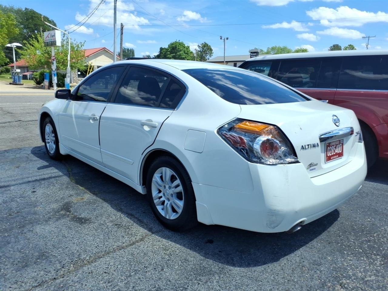 Nissan Altima  2011