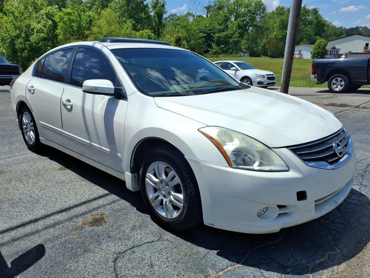 Nissan Altima  2011