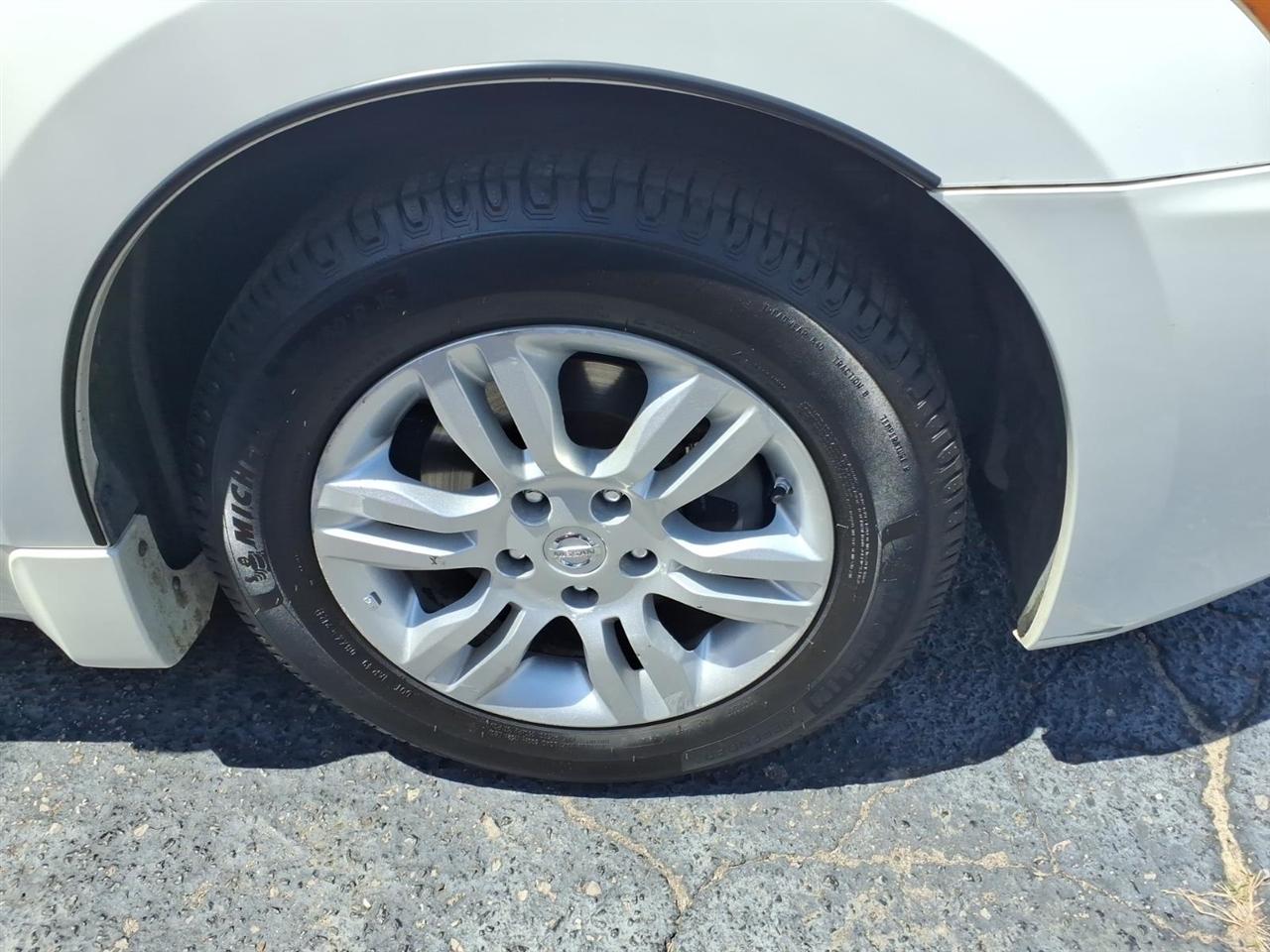 Nissan Altima  2011