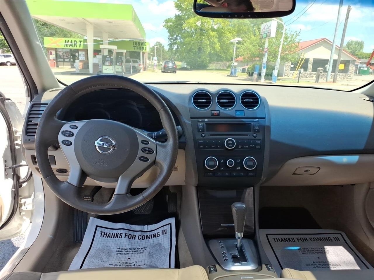 Nissan Altima  2011