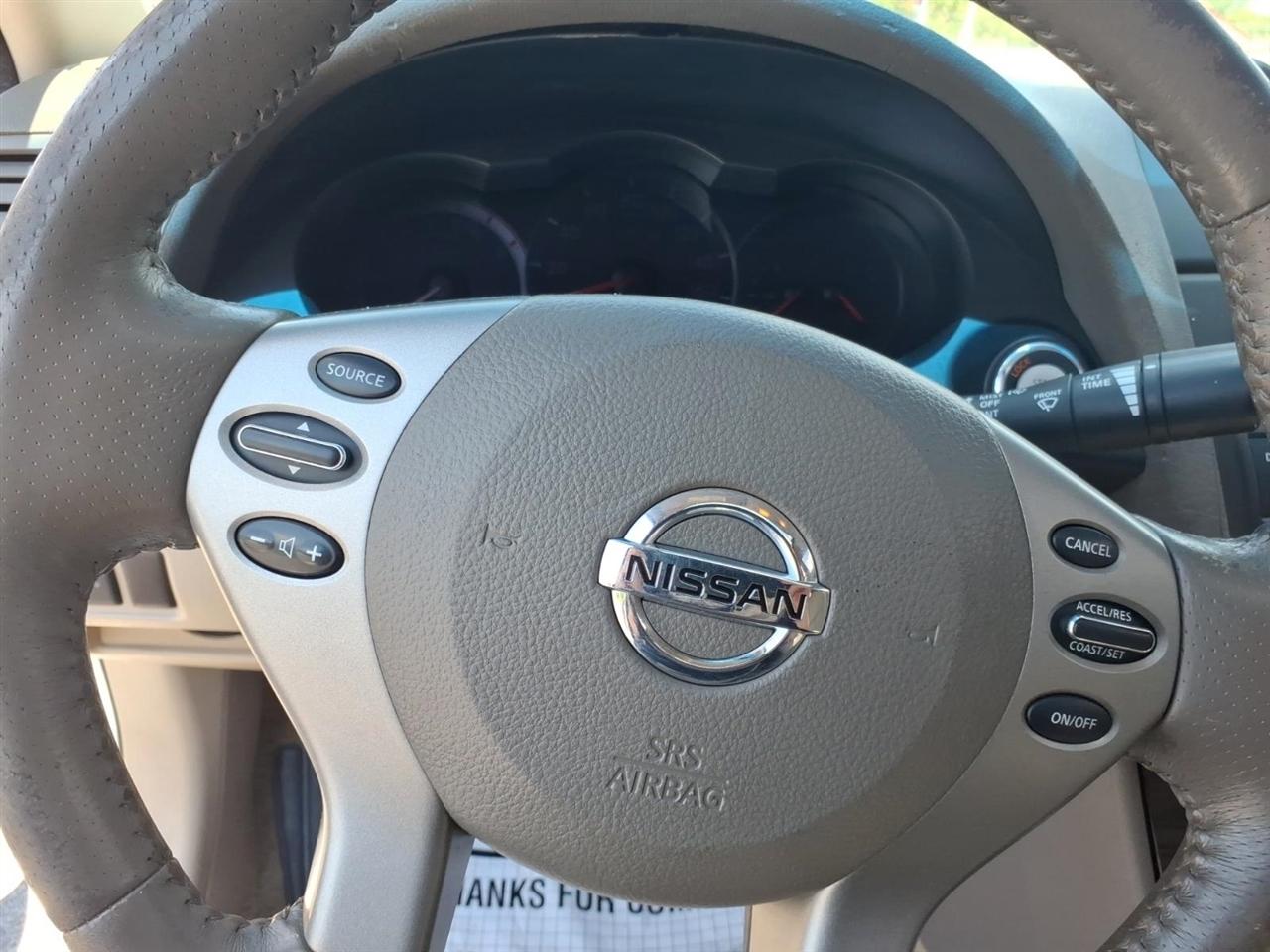 Nissan Altima  2011