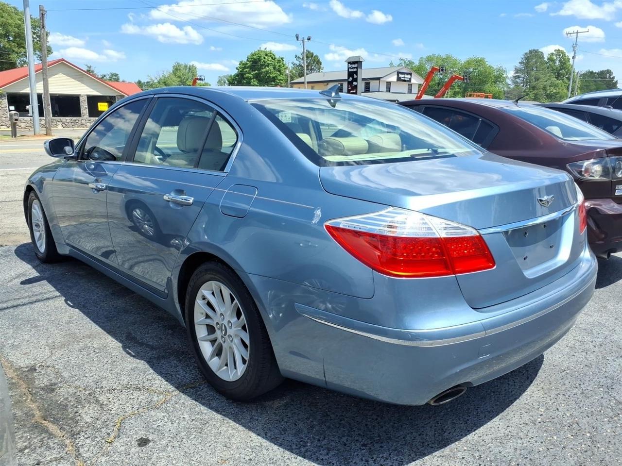 Hyundai Genesis  2009
