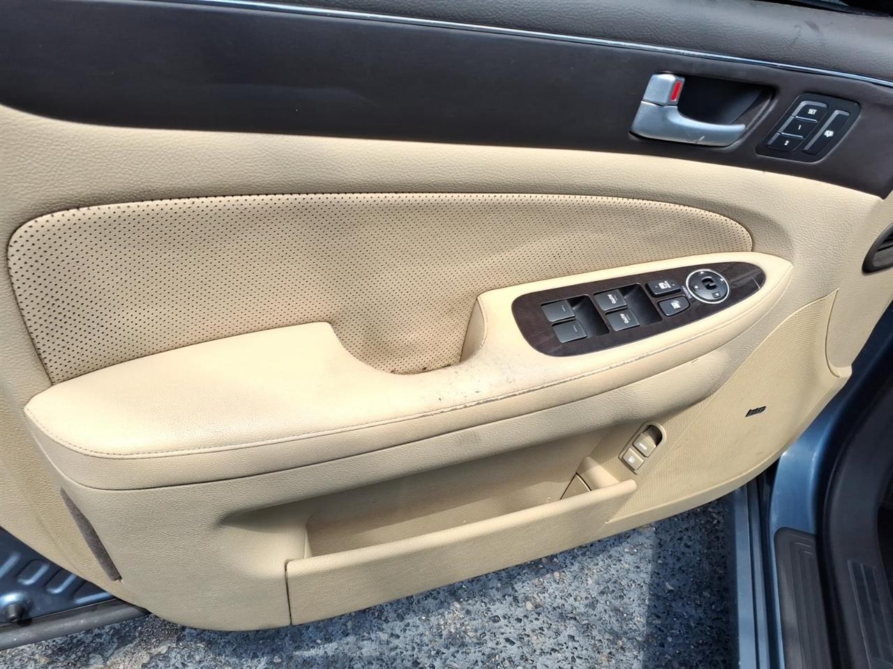 Hyundai Genesis  2009