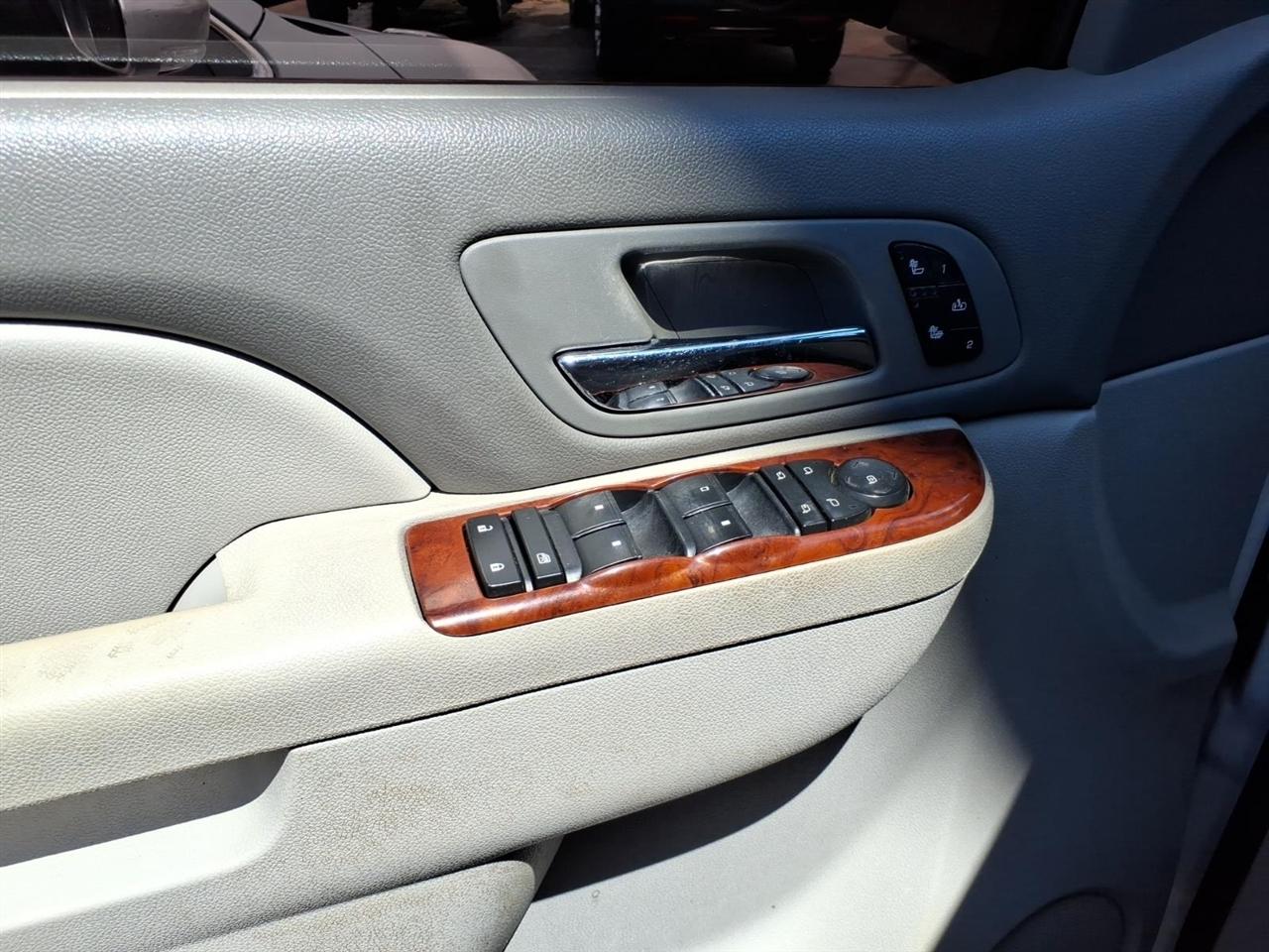 Chevrolet Tahoe  2012