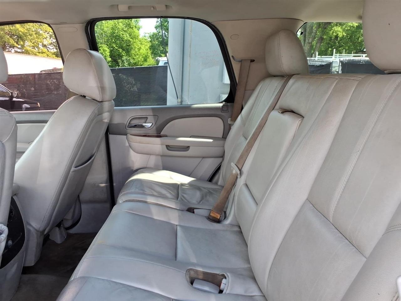 Chevrolet Tahoe  2012
