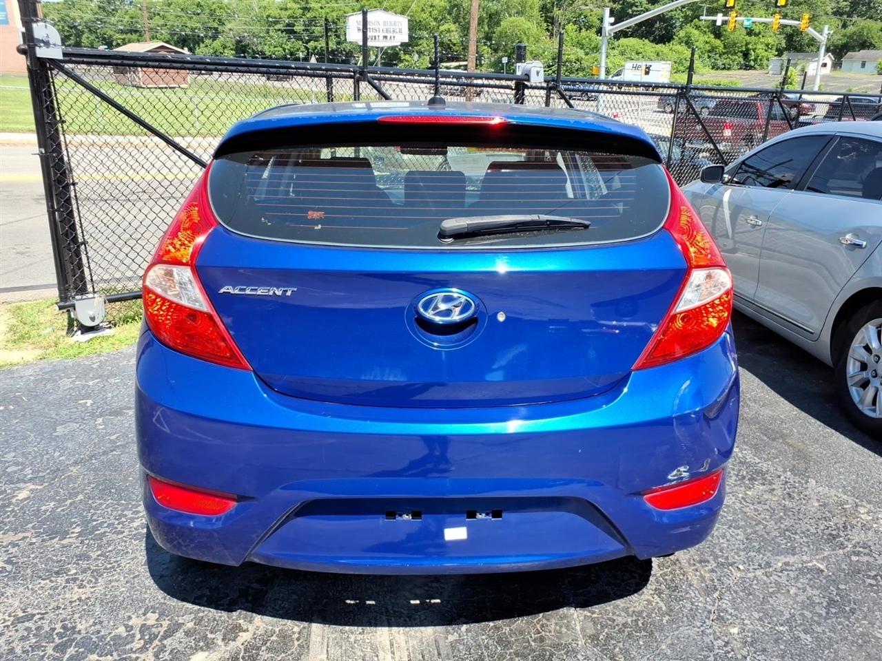 Hyundai Accent  2012