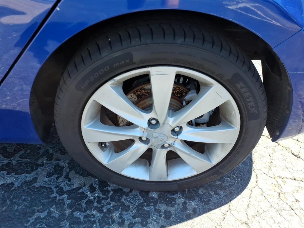 Hyundai Accent  2012