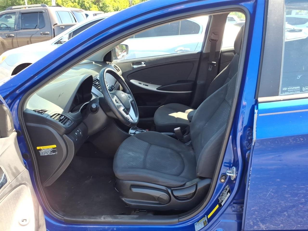 Hyundai Accent  2012