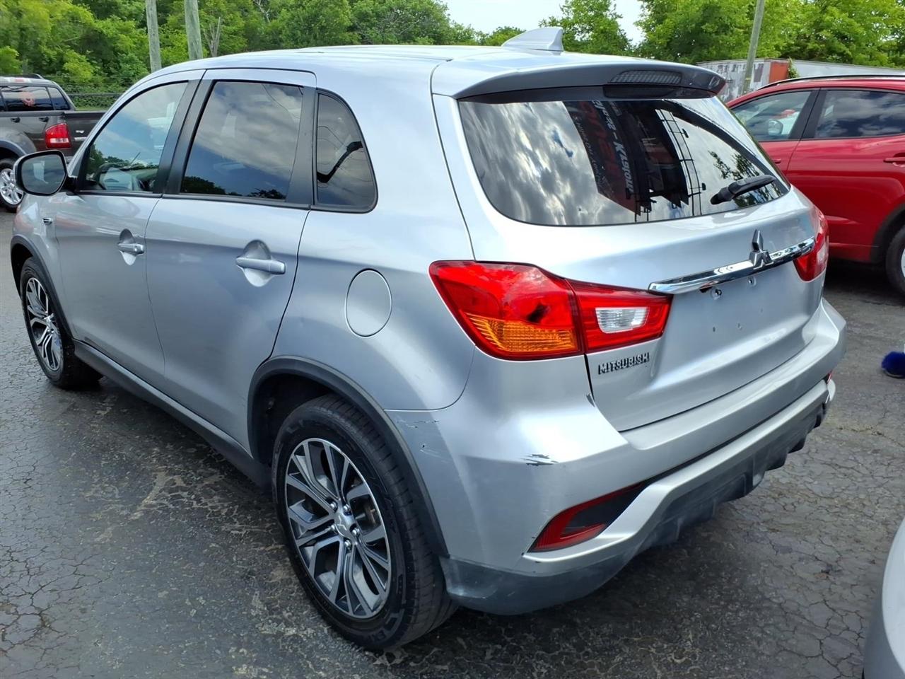 Mitsubishi Outlander Sport  2019