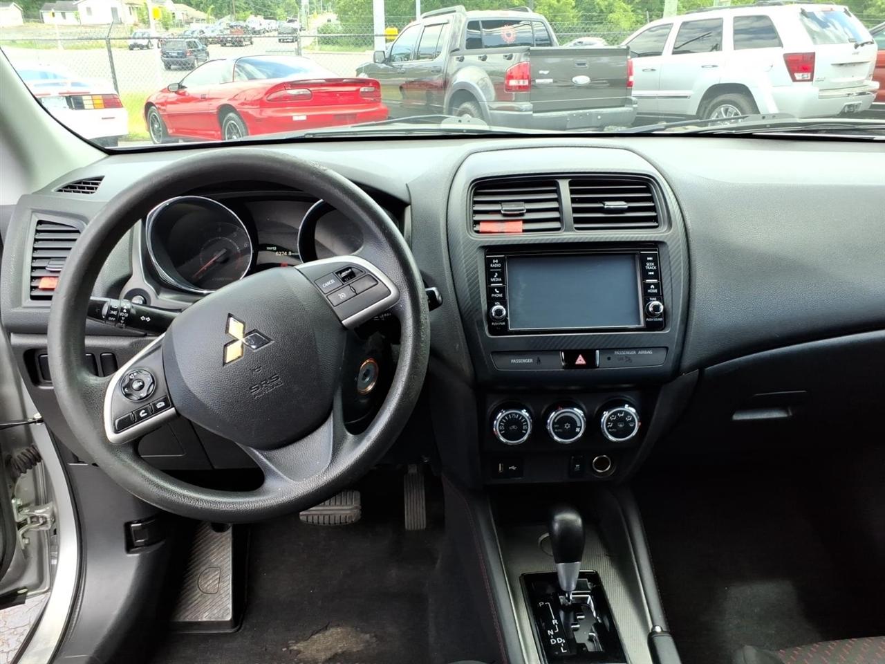 Mitsubishi Outlander Sport  2019