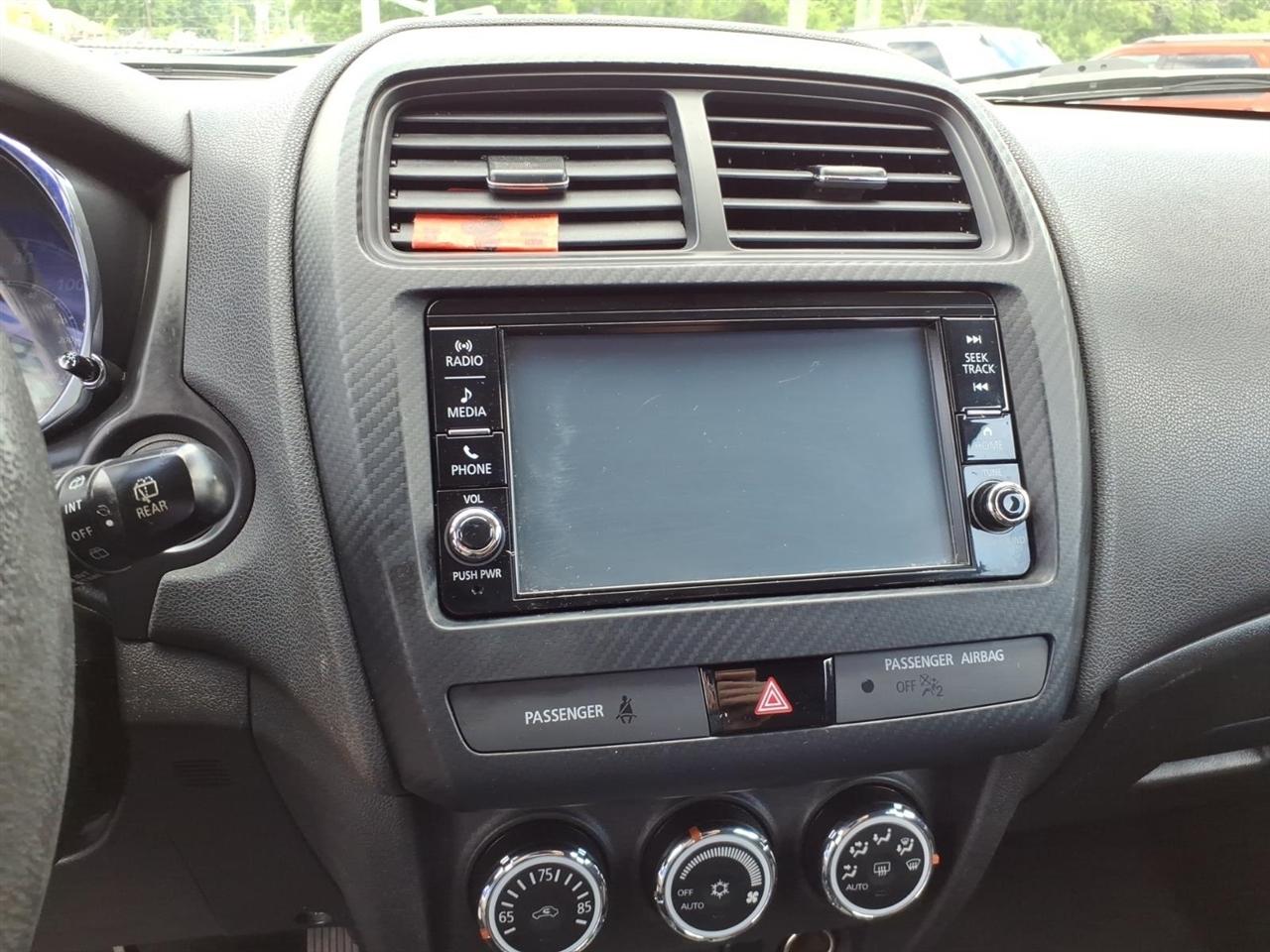 Mitsubishi Outlander Sport  2019