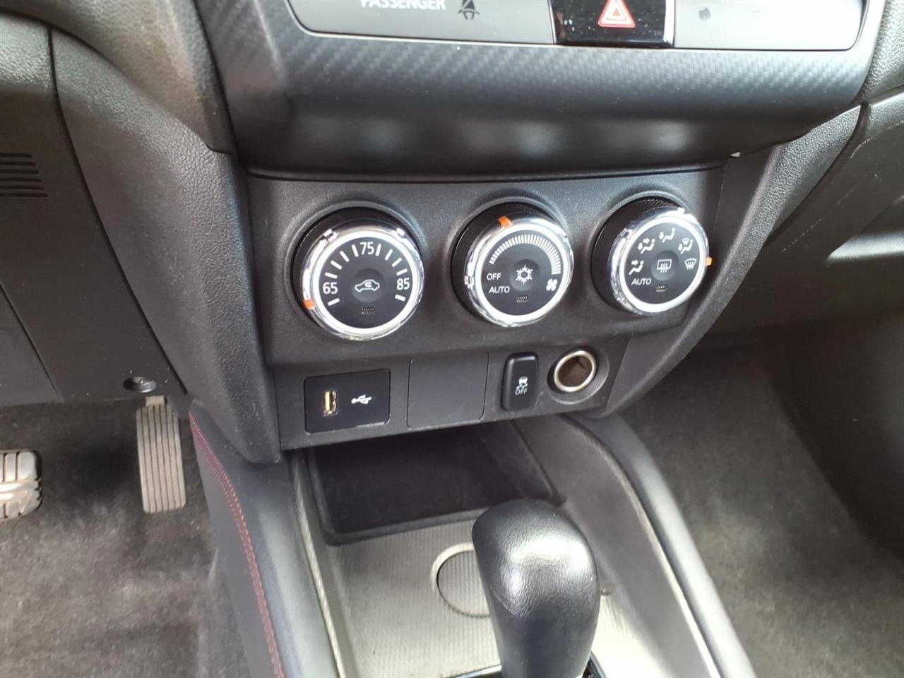 Mitsubishi Outlander Sport  2019