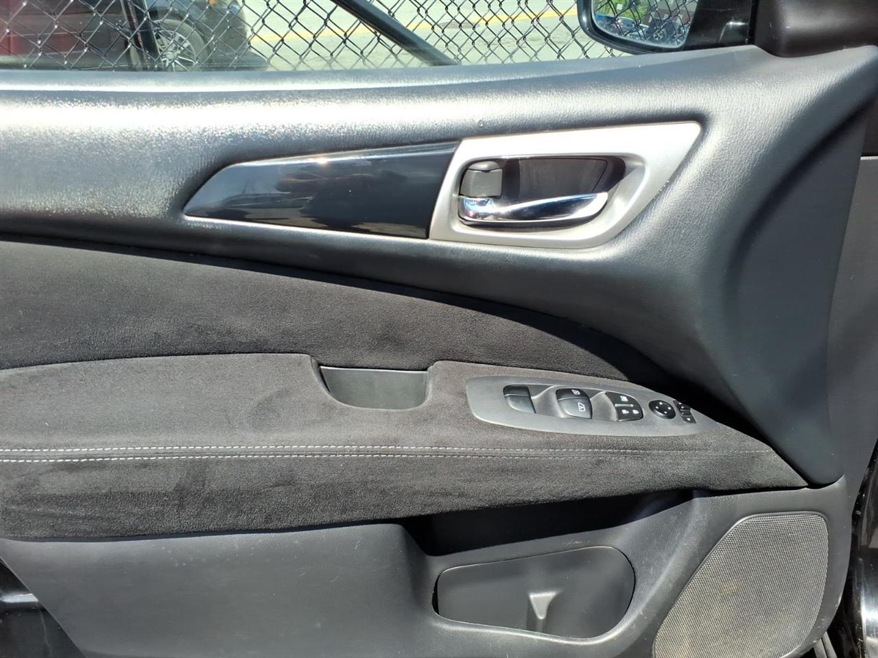 Nissan Pathfinder  2014